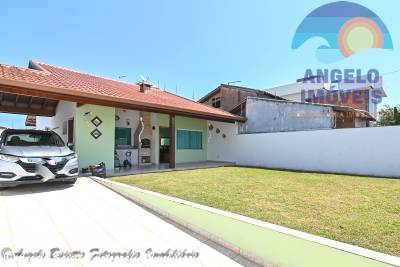 Casa á venda no bairro Jardim Beira Mar em Peruíbe