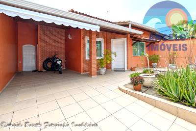 Casa á venda no bairro Ribamar em Peruíbe