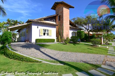 Casa á venda no condomínio Bougainvillée I em Peruíbe