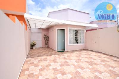 Casa térrea com 2 dormitórios, no bairro Rbamar em Peruíbe