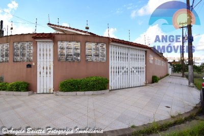Casa á venda no bairro São João Batista em Peruíbe