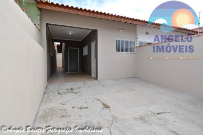 Casa para venda no bairro Jardim Peruibe em Peruibe