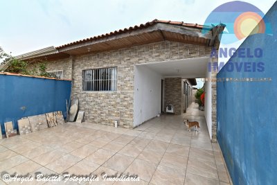 Casa á venda no bairro São João Batista em Peruíbe