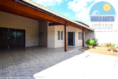 Casa á venda no bairro Jardim Beira Mar em Peruíbe