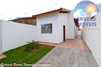 Casa á venda no bairro São Joao Batista em Peruíbe