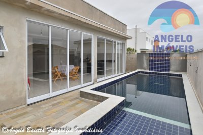 Casa á venda no condomínio Bougainvillée IV em Peruíbe