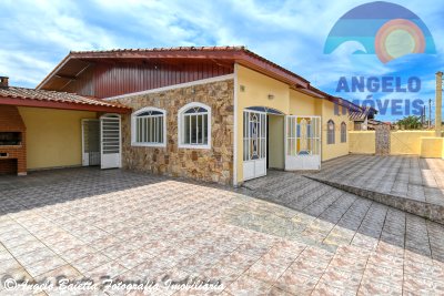 Casa térrea, 3 dormitórios á venda no bairro Florida em Peruíbe
