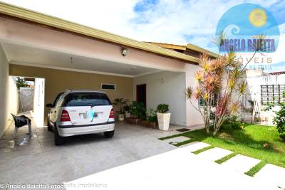Casa á venda no bairro Josedy em Peruíbe